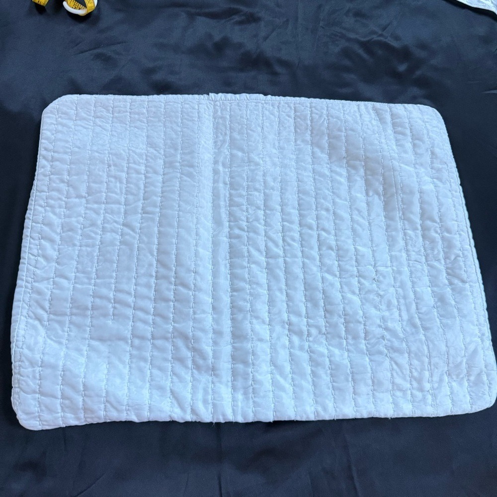 Exclusivo Mezcla White Quilted Pillow Sham Vertical Channel Stitch 20x26